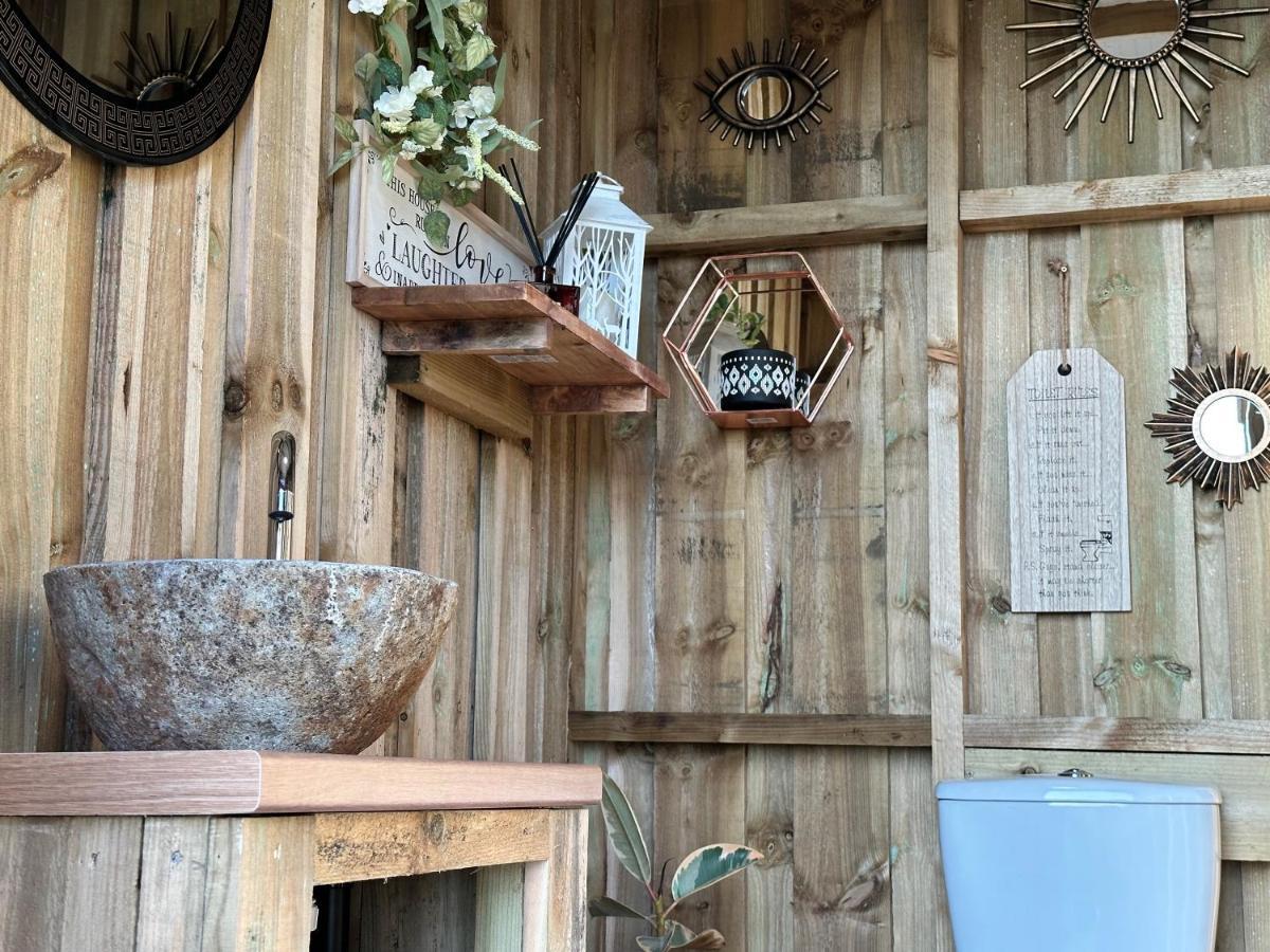 מלון Earby Deerstone Glamping-Pinhaw Beacon Dome Hot Tub מראה חיצוני תמונה