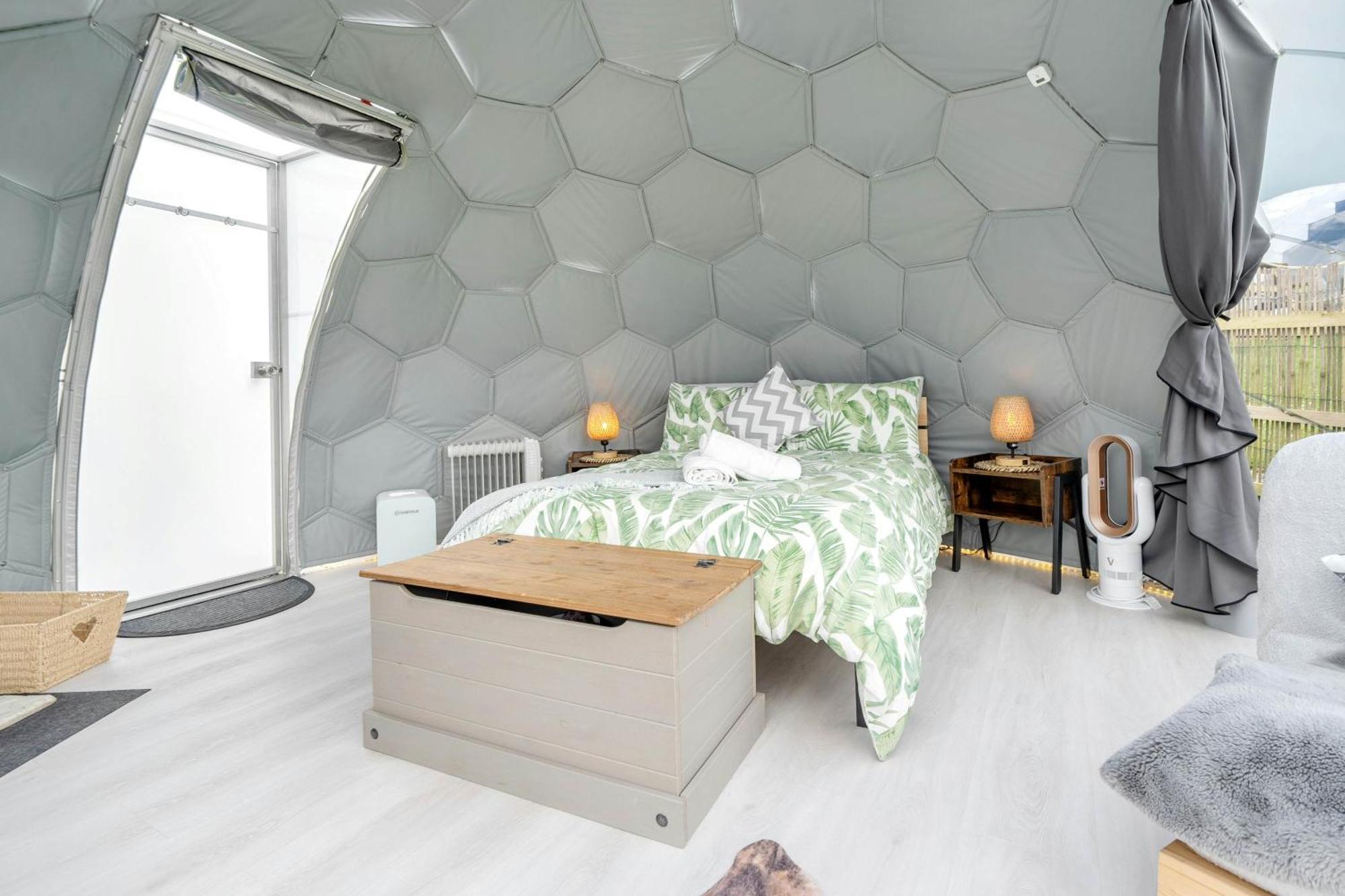מלון Earby Deerstone Glamping-Pinhaw Beacon Dome Hot Tub מראה חיצוני תמונה