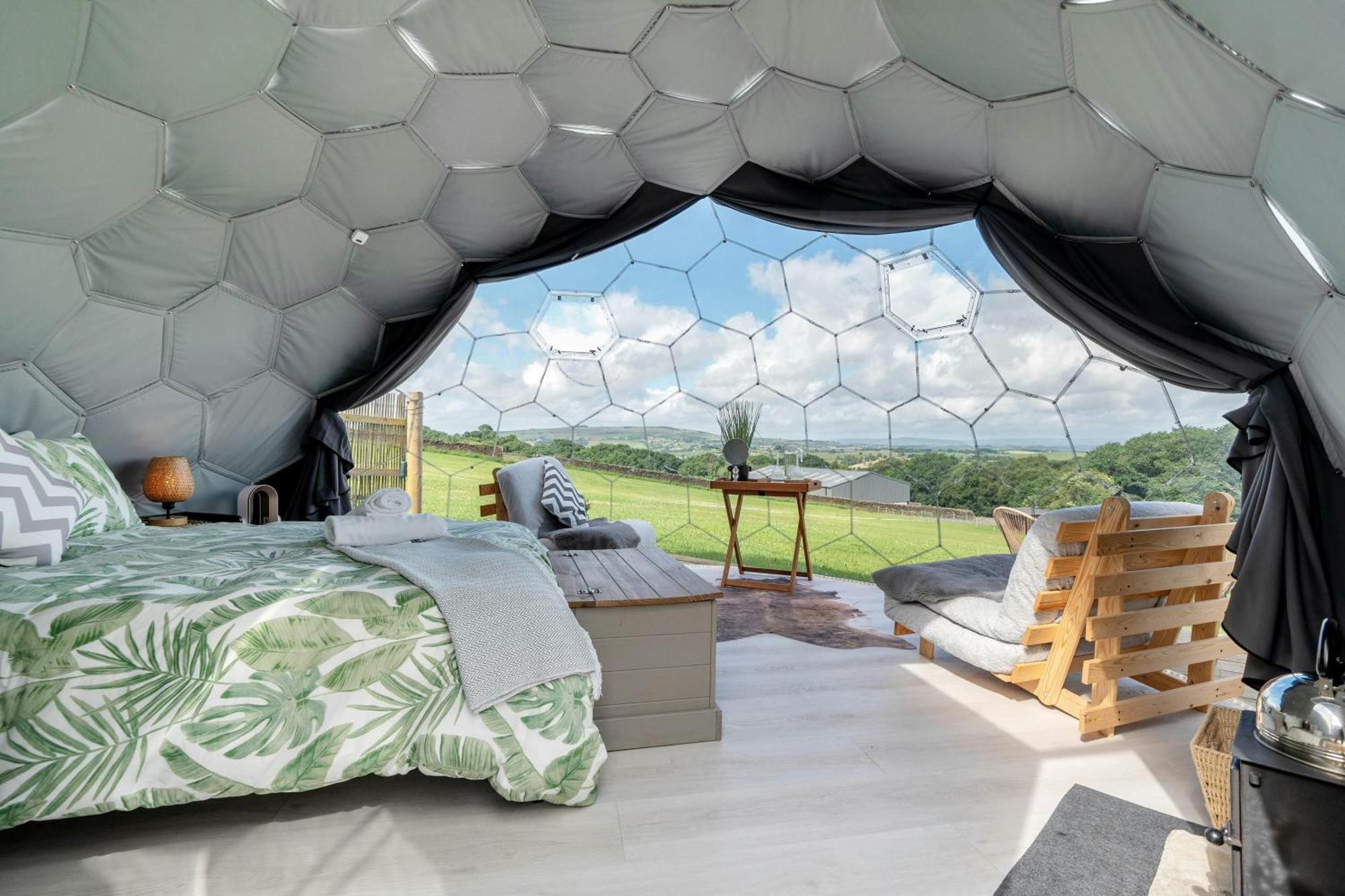 מלון Earby Deerstone Glamping-Pinhaw Beacon Dome Hot Tub מראה חיצוני תמונה